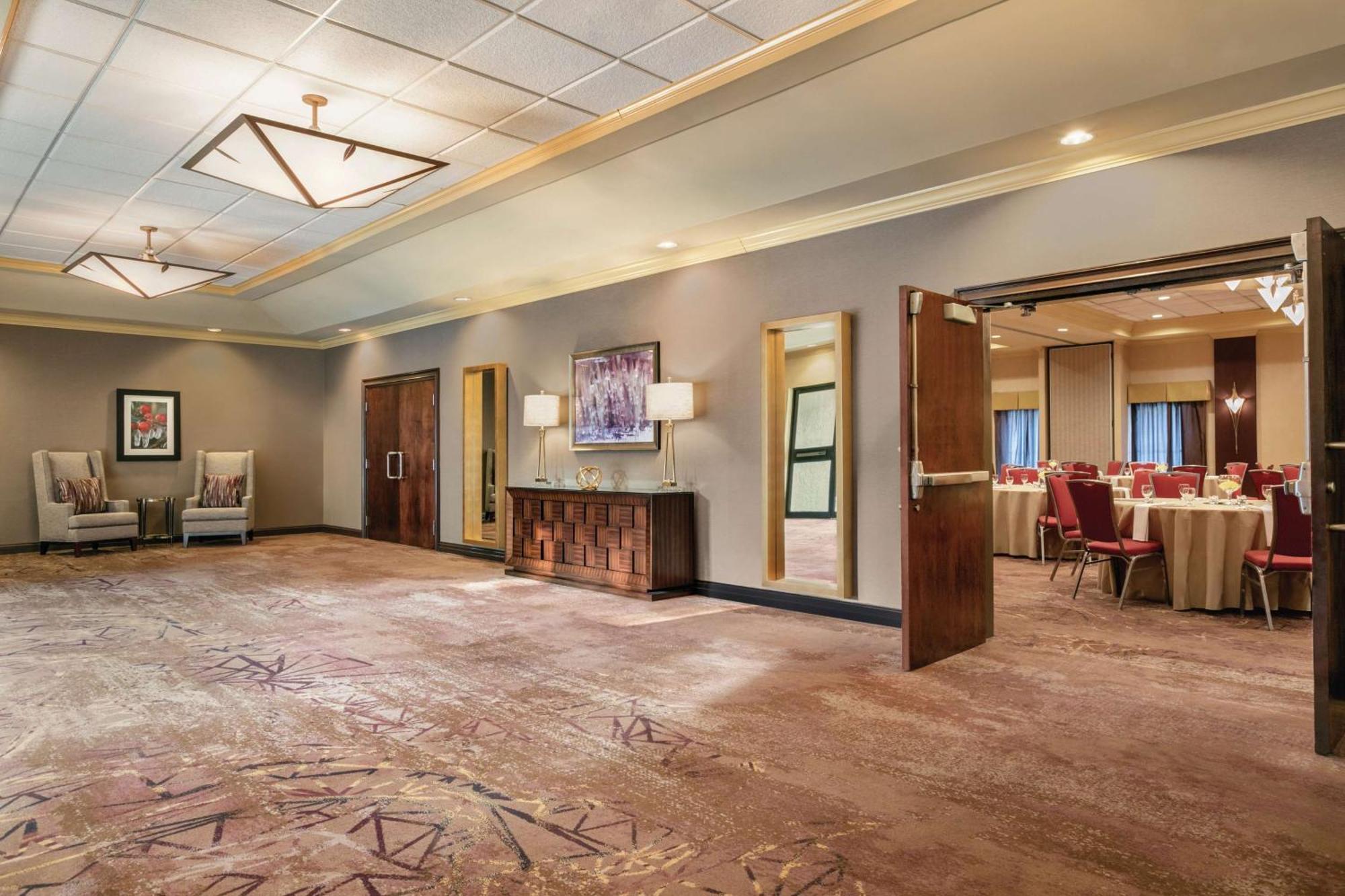 Doubletree By Hilton Atlanta Northeast/Northlake Tucker Exterior photo