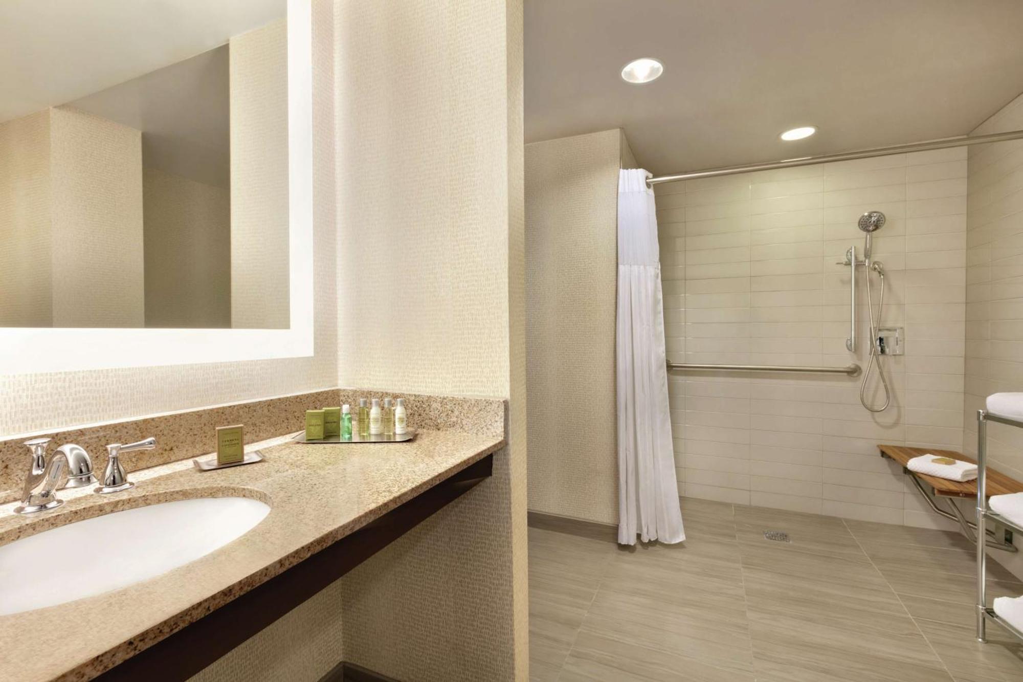 Doubletree By Hilton Atlanta Northeast/Northlake Tucker Exterior photo
