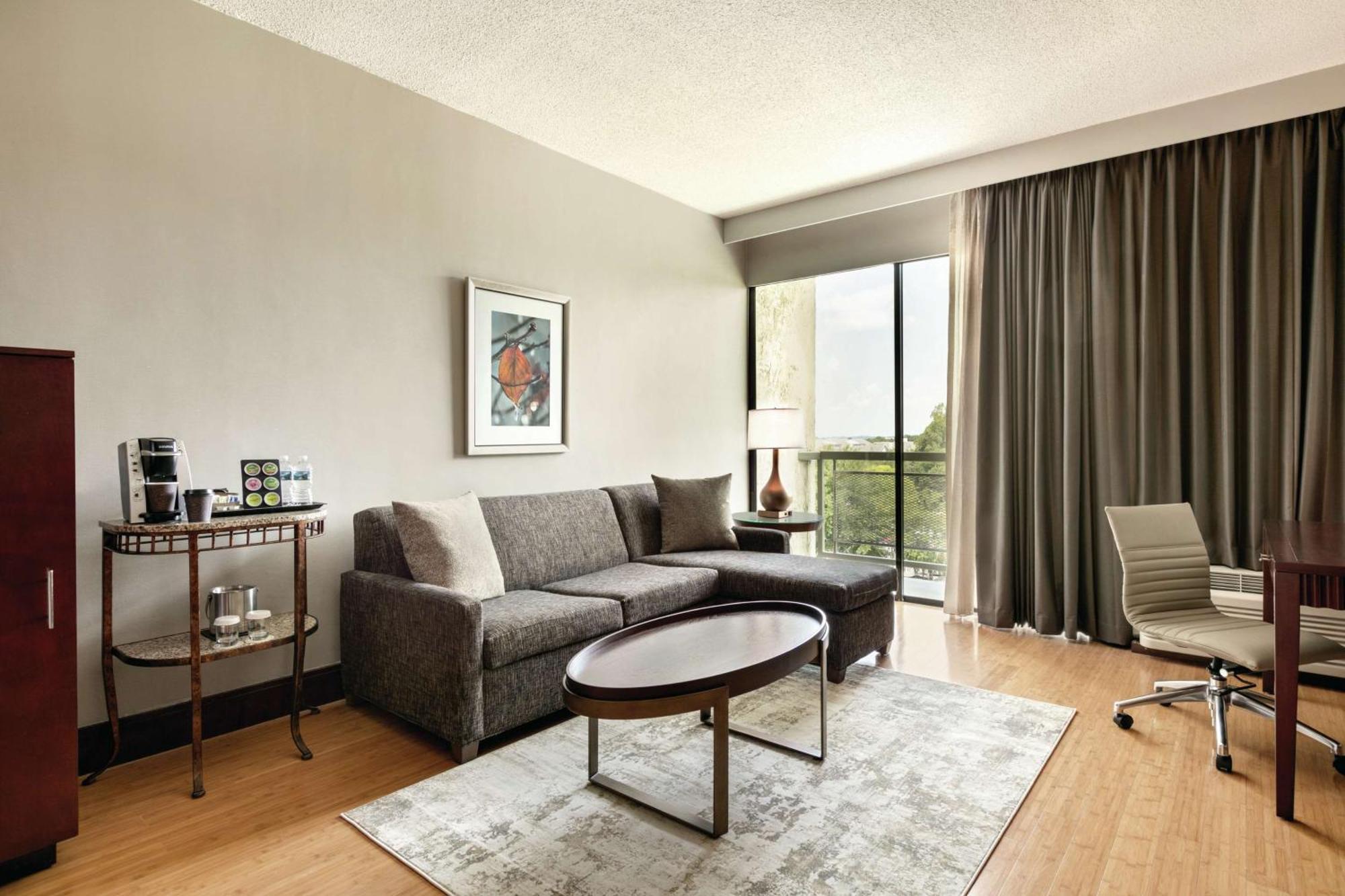 Doubletree By Hilton Atlanta Northeast/Northlake Tucker Exterior photo