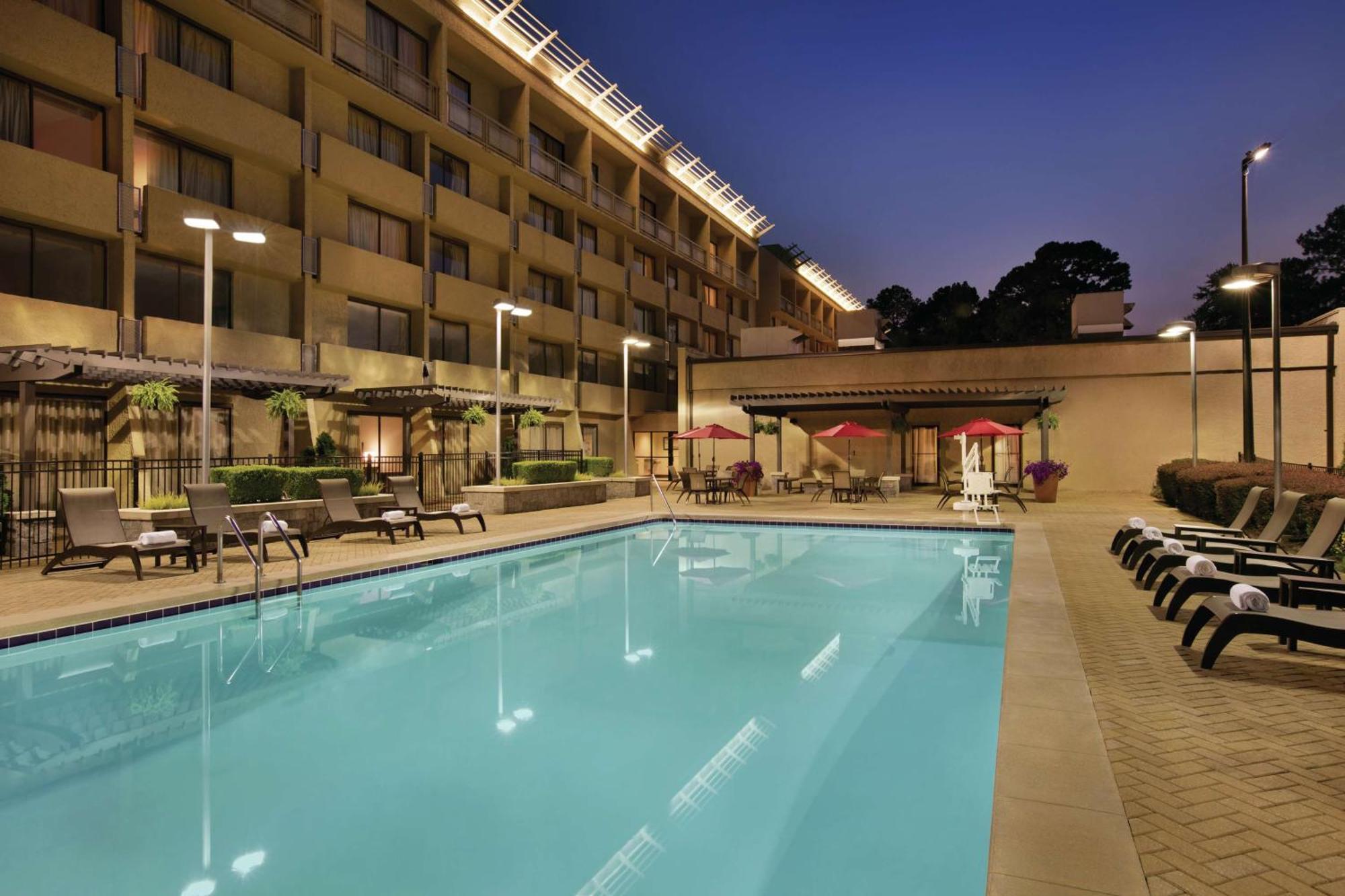 Doubletree By Hilton Atlanta Northeast/Northlake Tucker Exterior photo