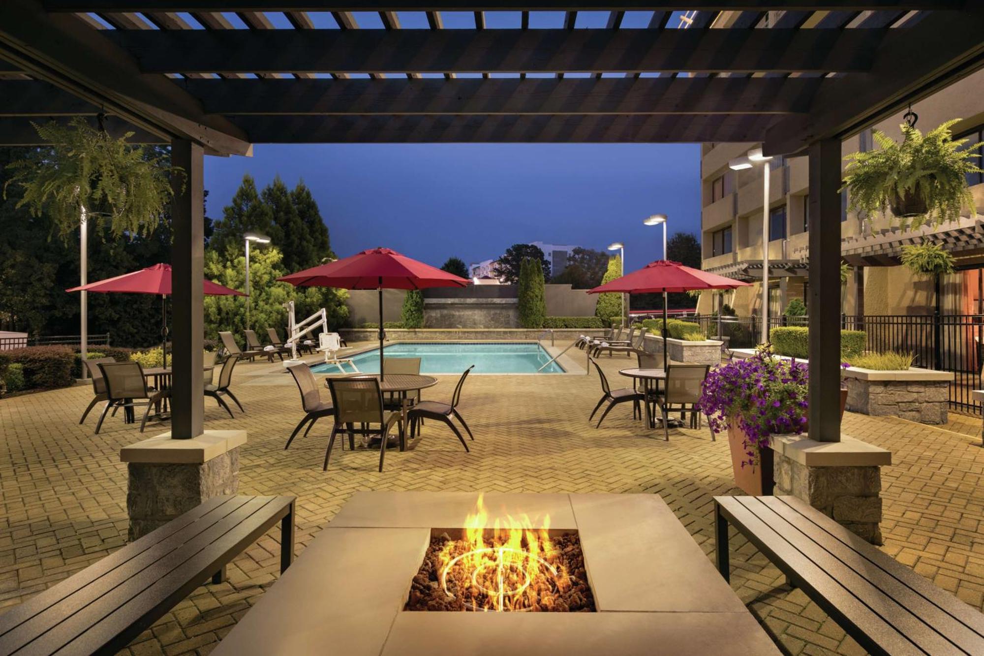Doubletree By Hilton Atlanta Northeast/Northlake Tucker Exterior photo