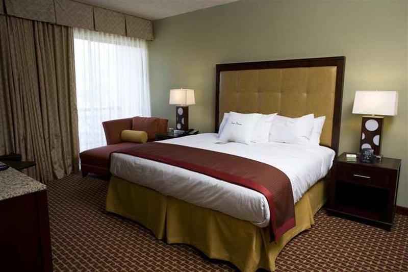 Doubletree By Hilton Atlanta Northeast/Northlake Tucker Exterior photo